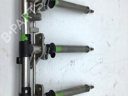 Used Injection rail MERCEDES-BENZ C-CLASS (W205) C 400 4-matic (205.066) (333 hp) 28490930