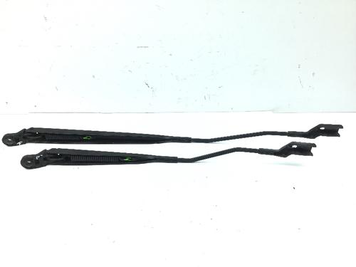 Front windshield wiper arm CITROËN C3 Picasso (SH_) 1.4 VTi 95 (SH8FSC, SH8FP0, SH8FP6) | BP16192716C143 