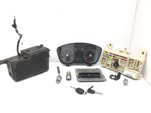 Used Engine control unit (ECU) FORD FOCUS II Turnier (DA_, FFS, DS) 1.6 (100 hp) 21590387