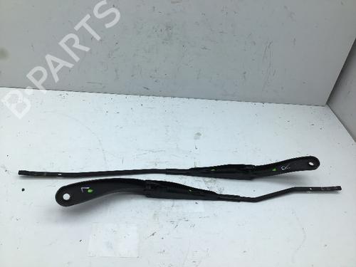 Used Front windshield wiper arm DACIA LOGAN MCV II 1.0 SCe 75 (73 hp) 24646246