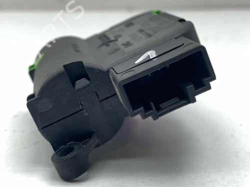 Używane Czujnik elektroniczny AUDI A4 B6 (8E2) 2.0 (130 hp) 30539401