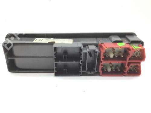 Switch VOLVO V40 Estate (645) 1.8 i | BP17530882I30 