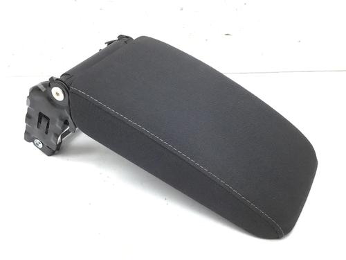 Used Armrest / Center console VW GOLF VI (5K1) 1.4 TSI (122 hp) 26219449