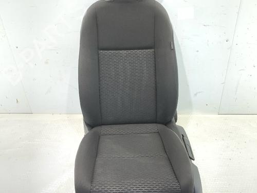 Asiento delantero izquierdo Asiento delantero izquierdo VW GOLF VI (5K1) 1.4 (80 hp) 33834370 33834370