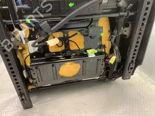 Left front seat VW TOURAN (1T1, 1T2) 2.0 TDI 16V | BP31838447C15