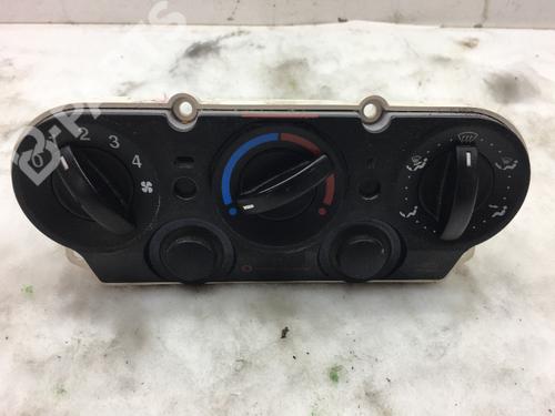 AC Styreenhet / Manøvreringsenhet FORD FIESTA V (JH_, JD_) 1.3 (60 hp) 8785000