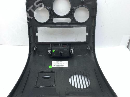 Middle console RENAULT CLIO III (BR0/1, CR0/1) 1.2 16V (BR02, BR0J, BR11, CR02, CR0J, CR11) | BP31921574I22