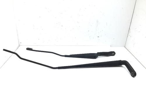 Used Front windshield wiper arm PEUGEOT 206 CC (2D) 1.6 16V (2DNFUF, 2DNFUR) (109 hp) 26026551