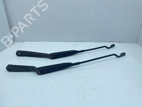 Used Front windshield wiper arm NISSAN MICRA II (K11) 1.0 i 16V (K11) (54 hp) 30883890