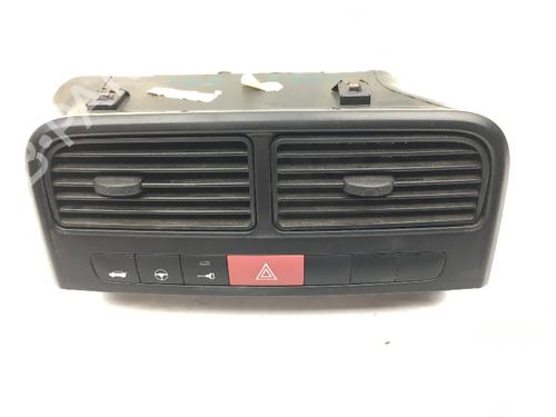Used Air vent FIAT GRANDE PUNTO (199_) 1.2 (65 hp) 14588314