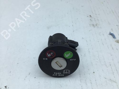 Used Switch ALFA ROMEO 147 (937_) 1.9 JTD (937.AXD1A, 937.BXD1A, 937.AXV1A, 937.BXB1A,... (115 hp) 27478708