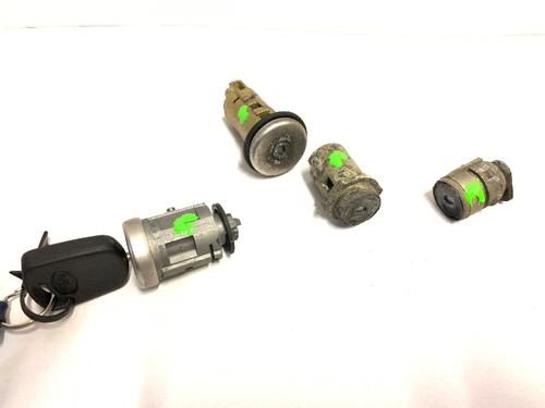 Used Ignition barrel FORD FIESTA V (JH_, JD_) ST150 (150 hp) 15600373