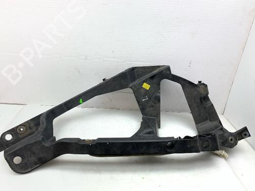 Soporte del faro izquierdo Soporte del faro izquierdo MITSUBISHI COLT VI (Z3_A, Z2_A) 1.1 (Z31A, Z32A) (75 hp) 33927385 33927385