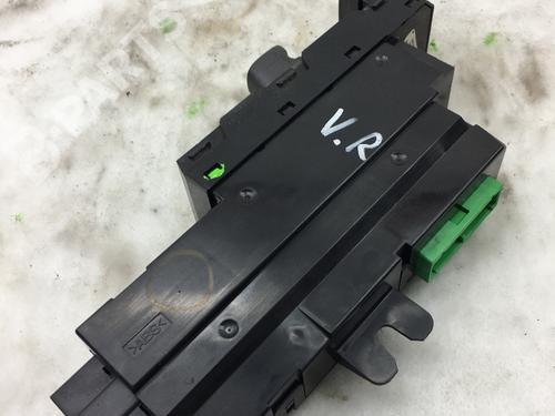 Used Right front window switch VOLVO XC70 I Cross Country (295) 2.4 T XC AWD (200 hp) 8798276