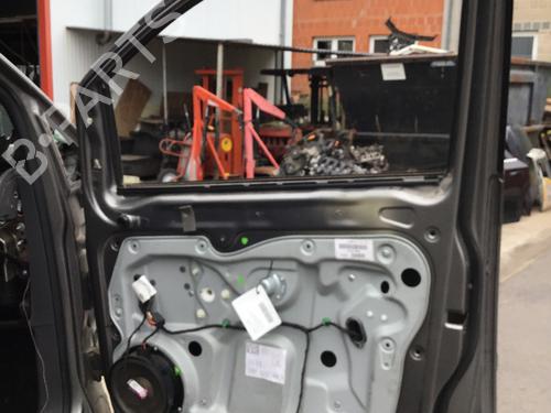 Right front door VW TOURAN (1T1, 1T2) 1.4 TSI EcoFuel | BP27673834C3 
