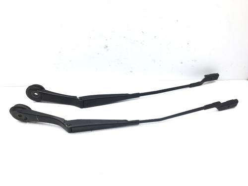 Used Front windshield wiper arm FORD FOCUS III 1.0 EcoBoost (125 hp) 21533847