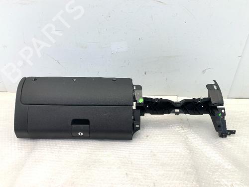 Used Glove box Glove box VW POLO (6N2) 1.0 (50 hp) 32735545 32735545