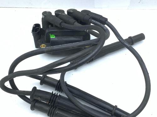 Used Ignition coil RENAULT CLIO III (BR0/1, CR0/1) 1.2 16V (BR02, BR0J, BR11, CR02, CR0J, CR11) (75 hp) 31921558