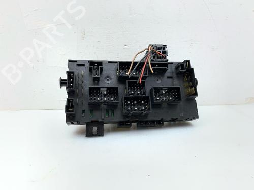 Used Fuse box Fuse box 37492764 37492764