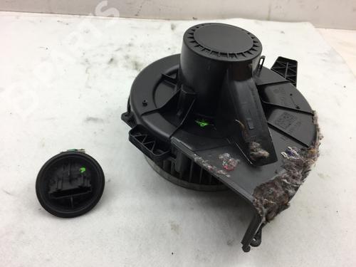 Used Heater blower motor SKODA FABIA II (542) 1.2 12V (60 hp) 8633860