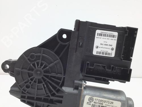 Right front window motor VW TOURAN (1T1, 1T2) 1.4 TSI EcoFuel | BP27600781E20 