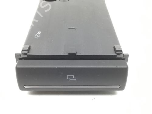 Used Cup/Object holder AUDI A3 Sportback (8PA) 1.6 FSI (115 hp) 24040077