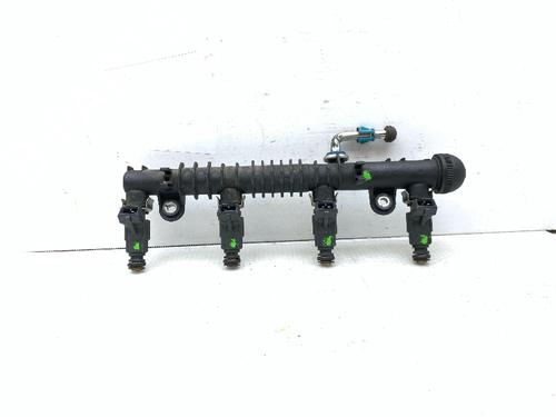 Rail D'Injecteurs Rail D'Injecteurs OPEL CORSA C (X01) 1.2 (F08, F68) (75 hp) 36541549 36541549