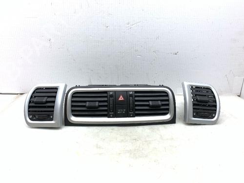 Used Air vent Air vent SKODA ROOMSTER (5J7) 1.6 (105 hp) 40448744 40448744