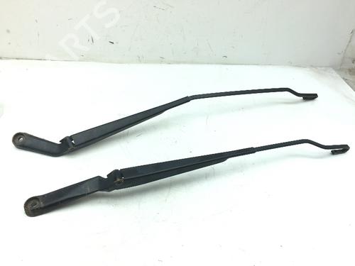 Used Front windshield wiper arm VW GOLF IV (1J1) 1.4 16V (75 hp) 14587859
