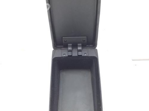 Armrest / Center console ALFA ROMEO GT (937_) 2.0 JTS (937CXH1A, 937CXH11) | BP18857720I20 