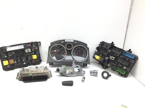 Used Engine control unit (ECU) OPEL ASTRA H Estate (A04) 1.7 CDTI (L35) (80 hp) 19129330