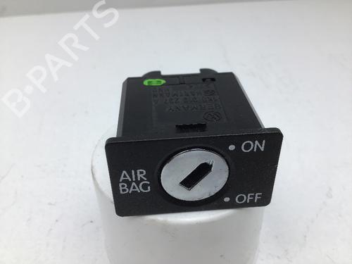 Used Switch VW GOLF V (1K1) 1.4 16V (75 hp) 23038357