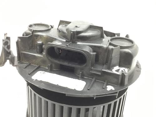 Used Heater blower motor RENAULT CLIO III (BR0/1, CR0/1) 1.2 16V (BR02, BR0J, BR11, CR02, CR0J, CR11) (75 hp) 17972579