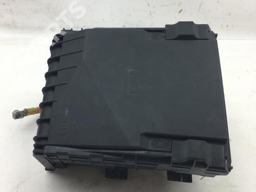 Used Fuse box AUDI TT Roadster (8J9) 3.2 V6 quattro (250 hp) 8258449