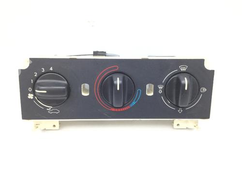 Used Climate control PEUGEOT 306 Convertible (7D, N3, N5) 1.6 (89 hp) 18298531