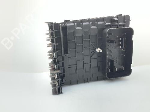Used Fuse box VW GOLF V (1K1) 1.6 (102 hp) 32190602