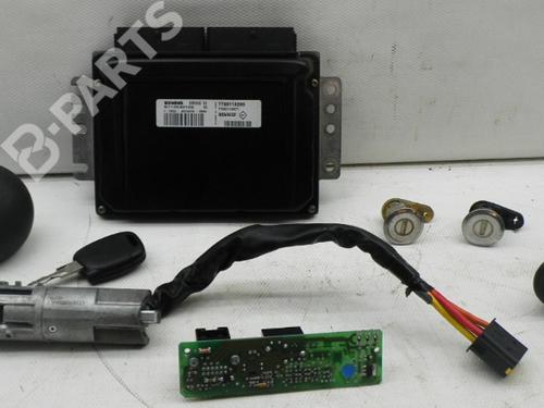 Calculateur Moteur ECU Renault Twingo 1.2 I 58 CV - Réf. 7700865813 / 7700856784 - Occasion