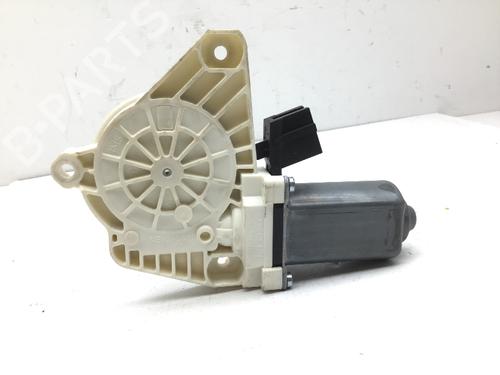 Used Right rear window motor MERCEDES-BENZ B-CLASS Sports Tourer (W245) B 180 CDI (245.207) (109 hp) 23884205