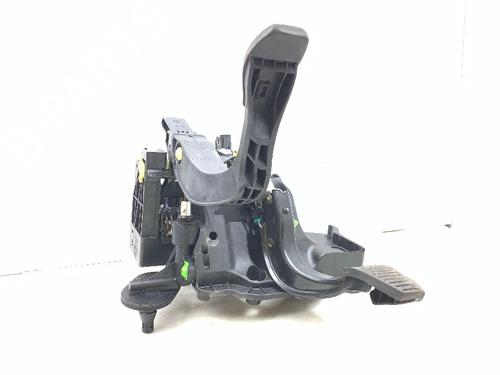 Used Pedal Pedal FIAT GRANDE PUNTO (199_) 1.4 (199AXB11, 199AXB1A, 199BXB1A, 199AXL1A) (77 hp) 40290257 40290257