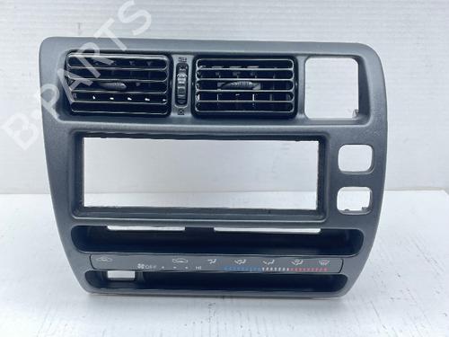 Used Air vent TOYOTA COROLLA Compact (_E10_) 1.3 XLI (EE101_, EE101R) (75 hp) 31015974