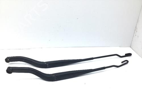 Used Front windshield wiper arm OPEL SIGNUM Hatchback (Z03) 1.9 CDTI (F48) (150 hp) 29453738