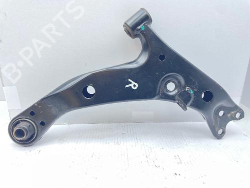 Used Right front suspension arm TOYOTA COROLLA Compact (_E10_) 1.3 XLI (EE101_, EE101R) (75 hp) 31022562