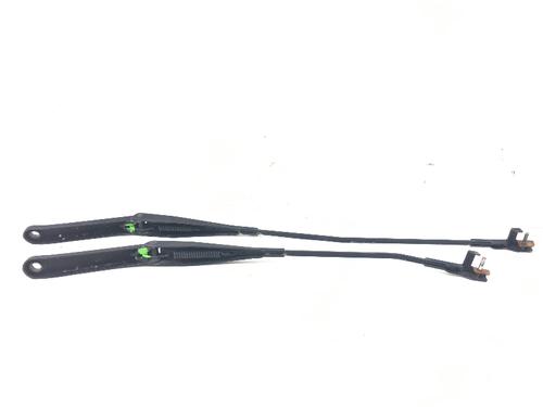 Used Front windshield wiper arm FORD FOCUS II Turnier (DA_, FFS, DS) 2.0 TDCi (136 hp) 14586924