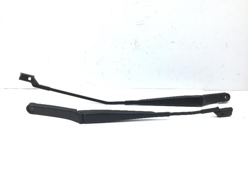 Used Front windshield wiper arm VW GOLF VI (5K1) 1.2 TSI (105 hp) 23567600
