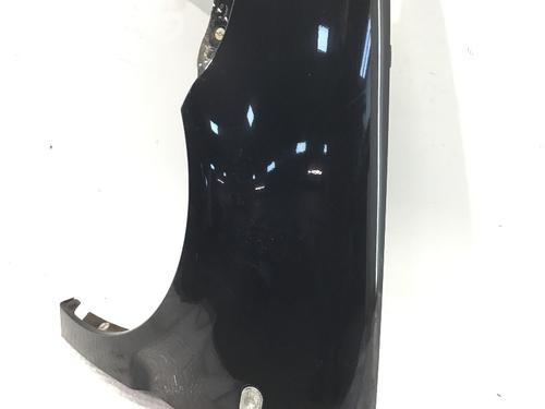 Used Left front fenders VW POLO (6N2) 1.0 (50 hp) 16304605