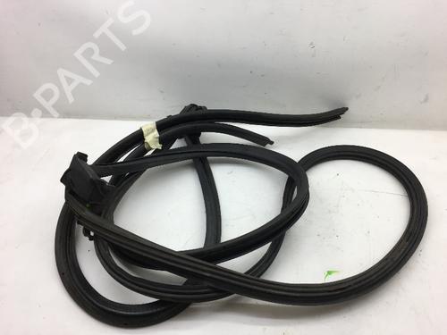 Used Rubber door seal AUDI TT Roadster (8N9) 1.8 T (150 hp) 14585554