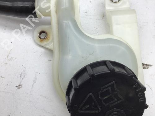 Brake fluid reservoir FORD FIESTA VI (CB1, CCN) 1.25 | BP27643333M118 