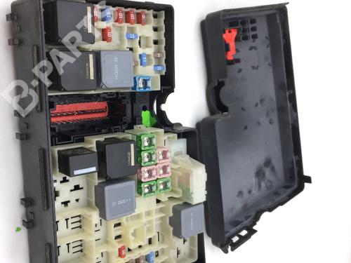 Used Fuse box FORD FOCUS III Turnier 1.6 TDCi (115 hp) 9853132