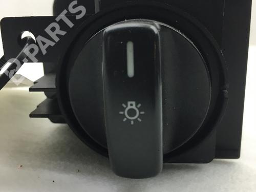 Used Headlight switch MERCEDES-BENZ A-CLASS (W169) A 160 CDI (169.006, 169.306) (82 hp) 8803835