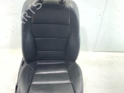 Sedile anteriore destro AUDI A4 B6 (8E2) 3.0 (220 hp) 32296570